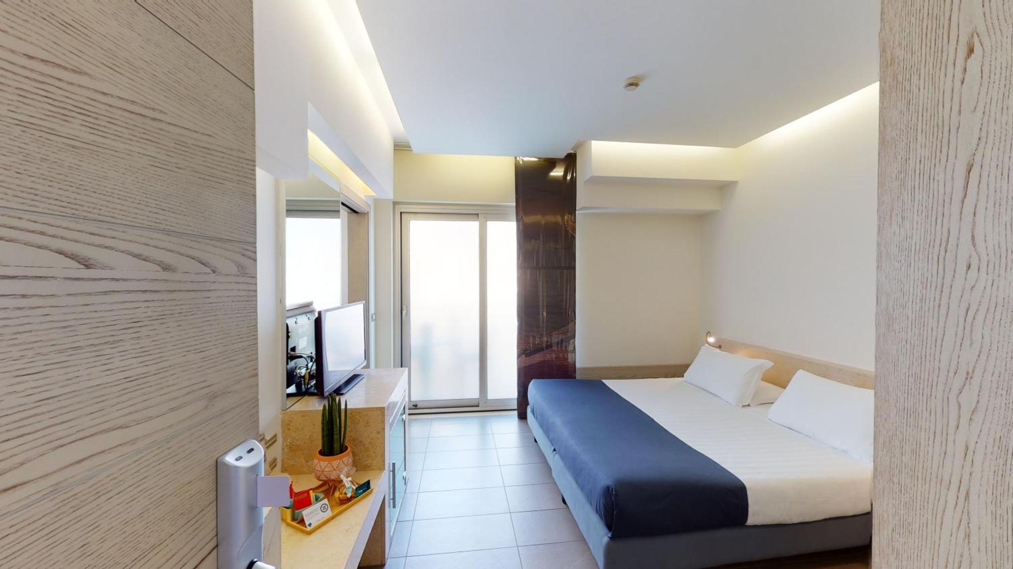 Smy Aran Blu Roma Mare (adults Only)